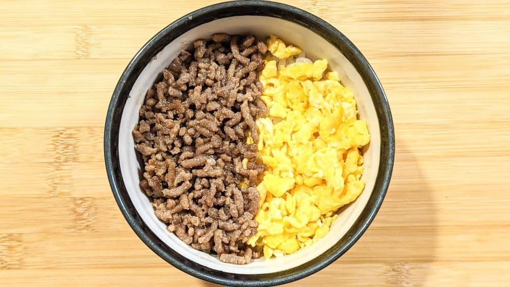 肉そぼろ丼